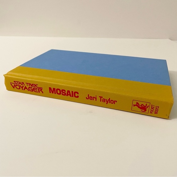 Vtg 1996 Star Trek Voyager Mosaic Book Jeri Taylor - Picture 9 of 16